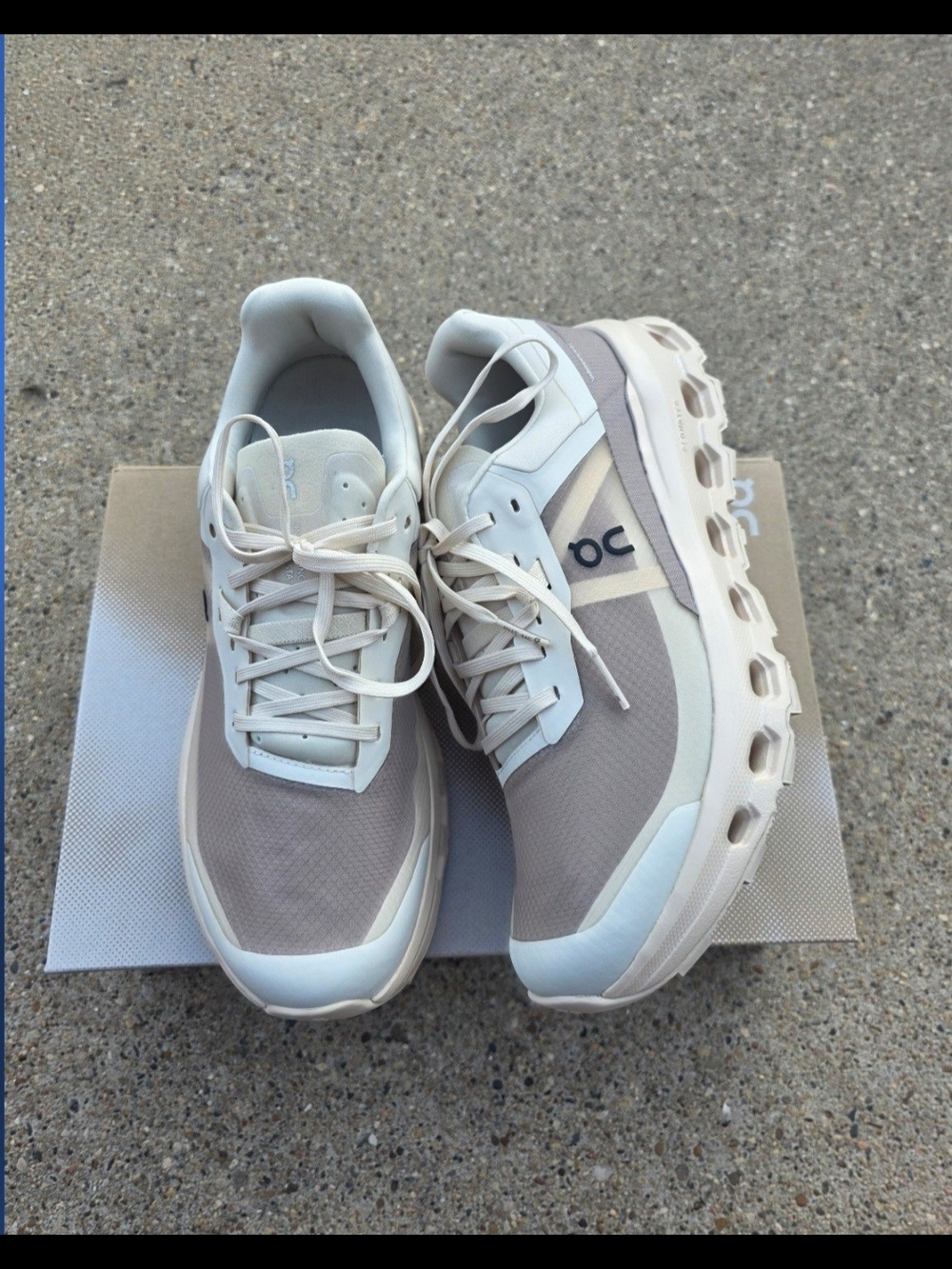 On Running Cloudvista Sneaker Women Size 9